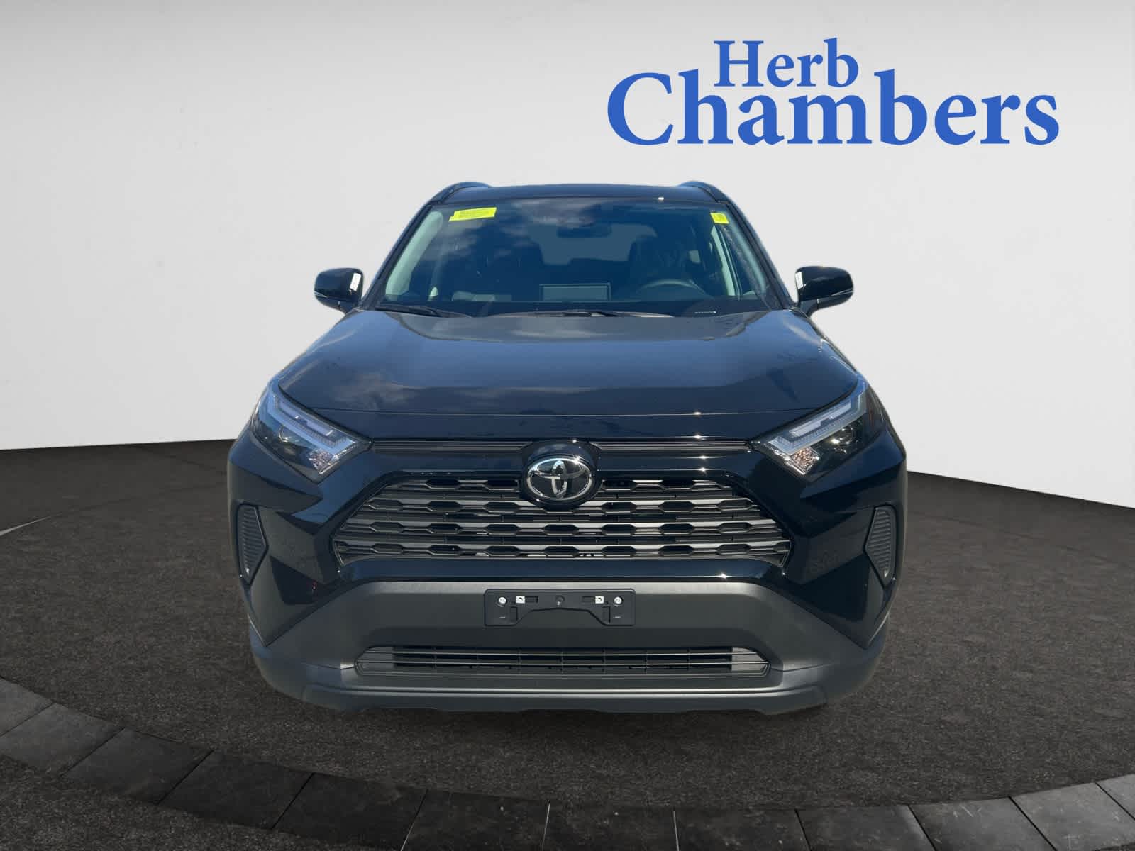 2025 Toyota RAV4 XLE photo 2