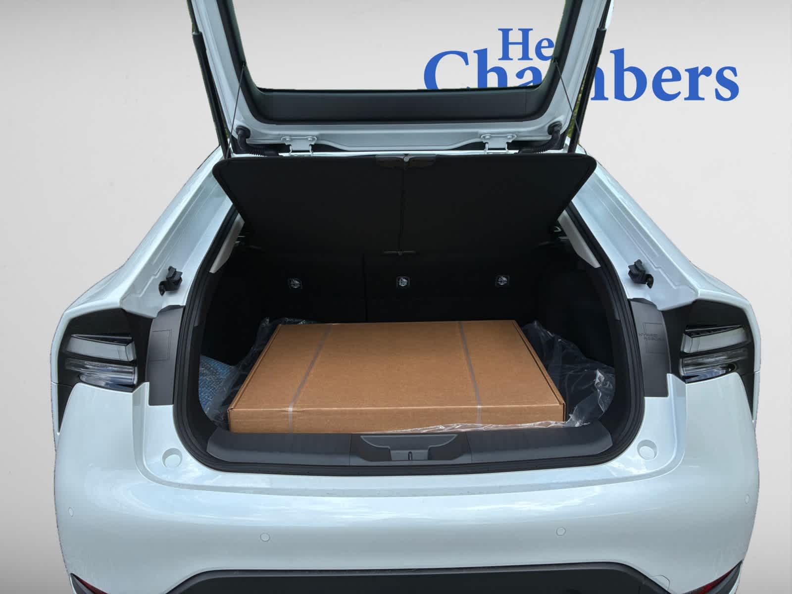 2025 Toyota Prius Plug-in Hybrid SE photo 4