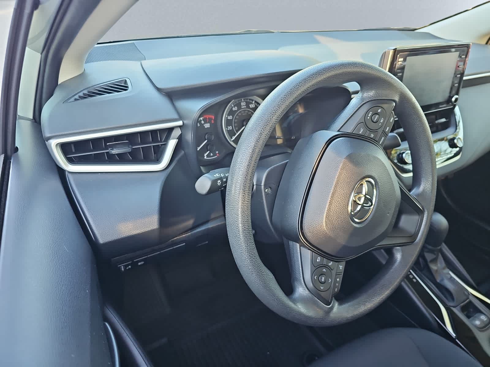 2022 Toyota Corolla LE photo 4