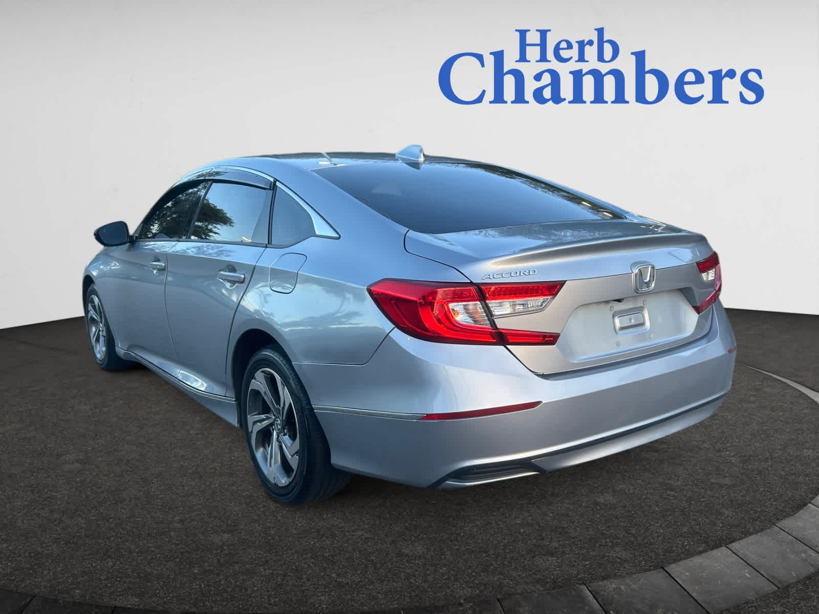 2018 Honda Accord EX-L 1.5T photo 3