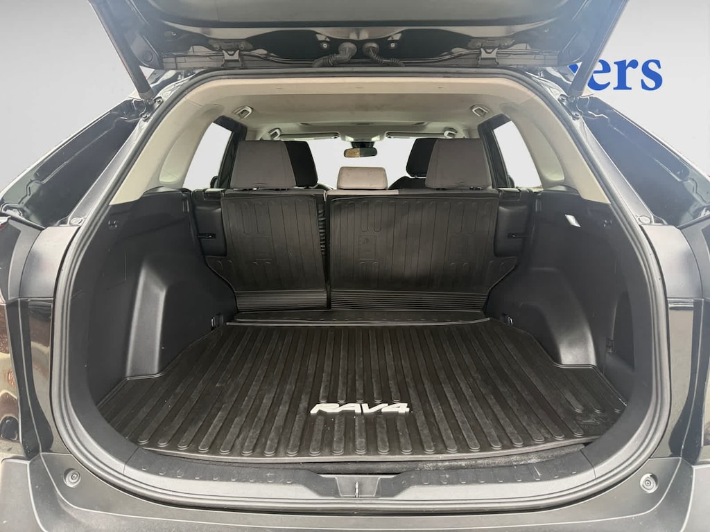 Used 2020 Toyota RAV4 XLE SUV