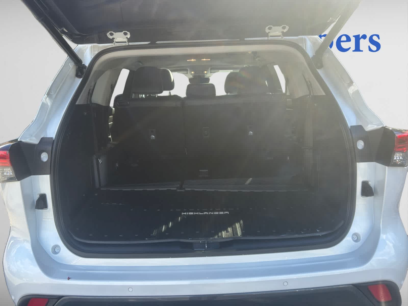2023 Toyota Highlander Limited photo 4
