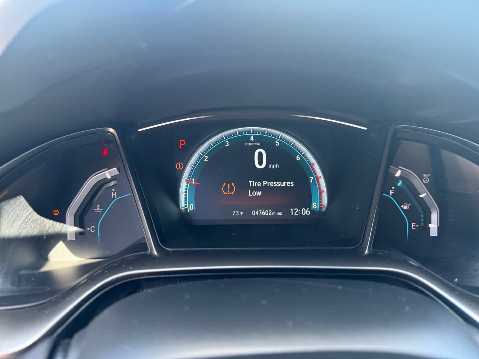2018 Honda Civic Hatchback EX photo 4