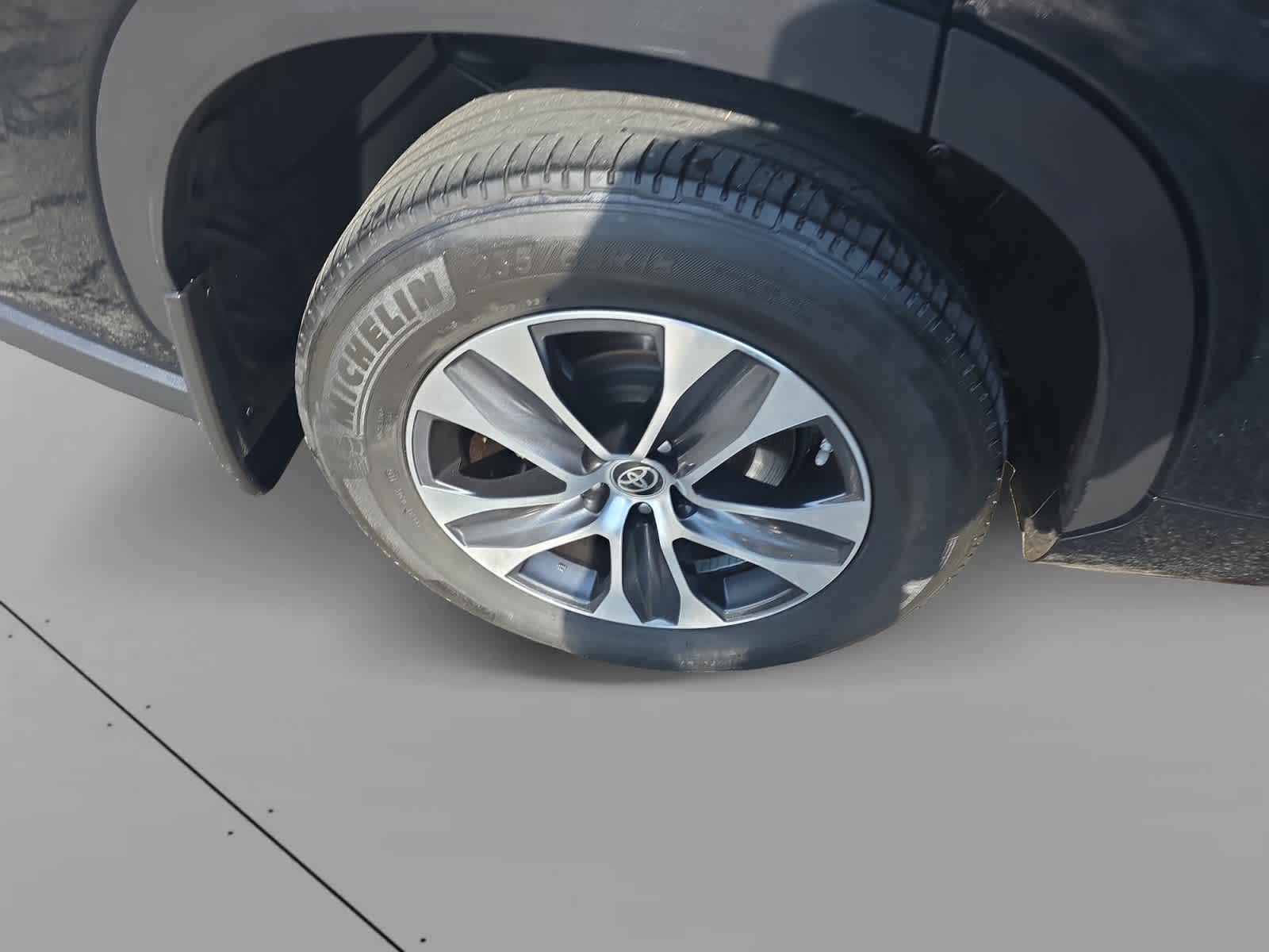 used 2023 Toyota Highlander car, priced at $39,998