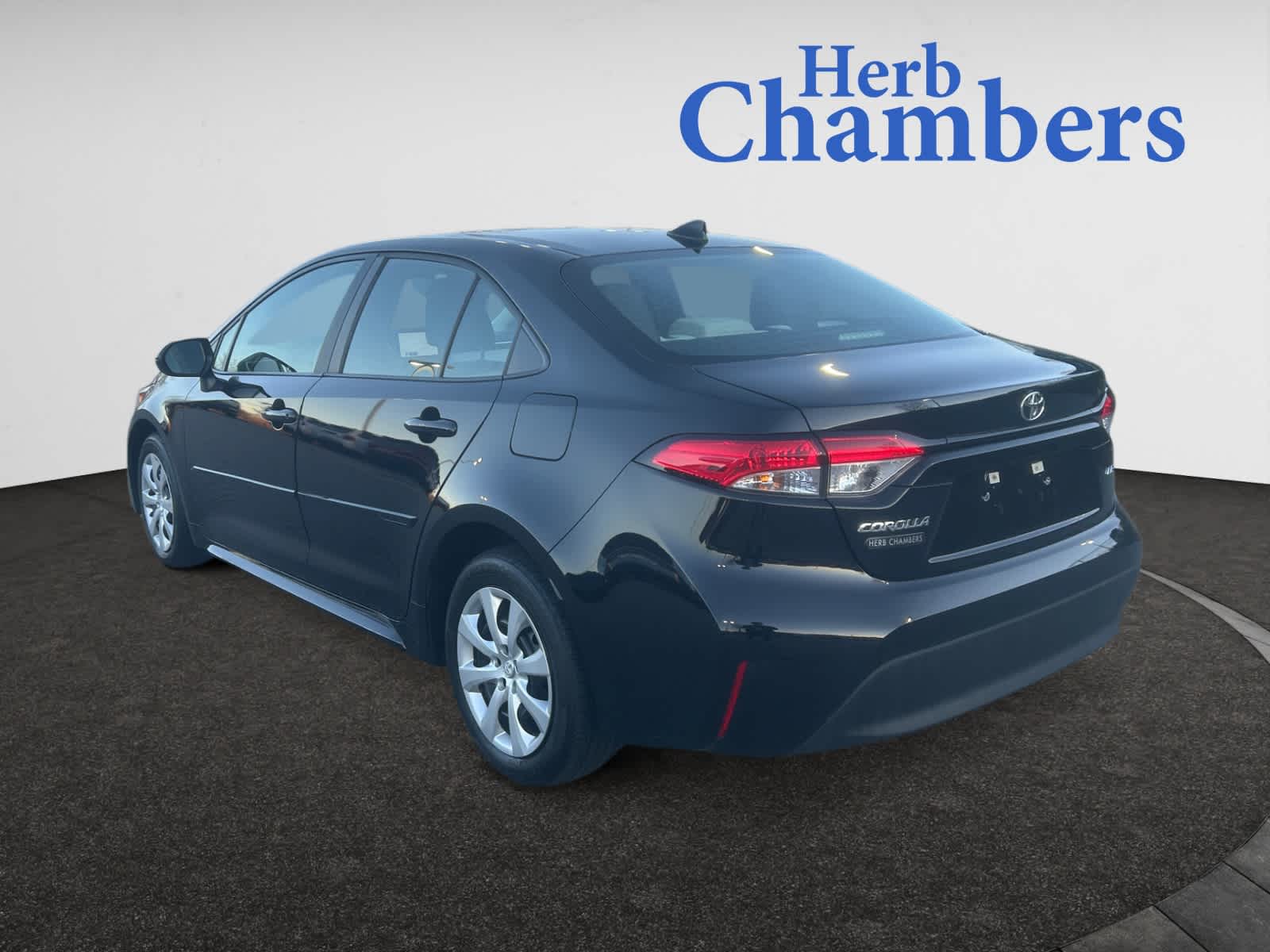 2024 Toyota Corolla LE photo 2