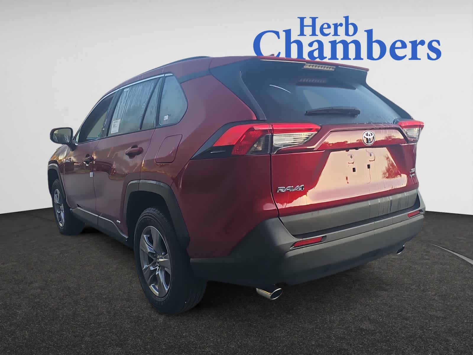 2025 Toyota RAV4 Hybrid XLE photo 2