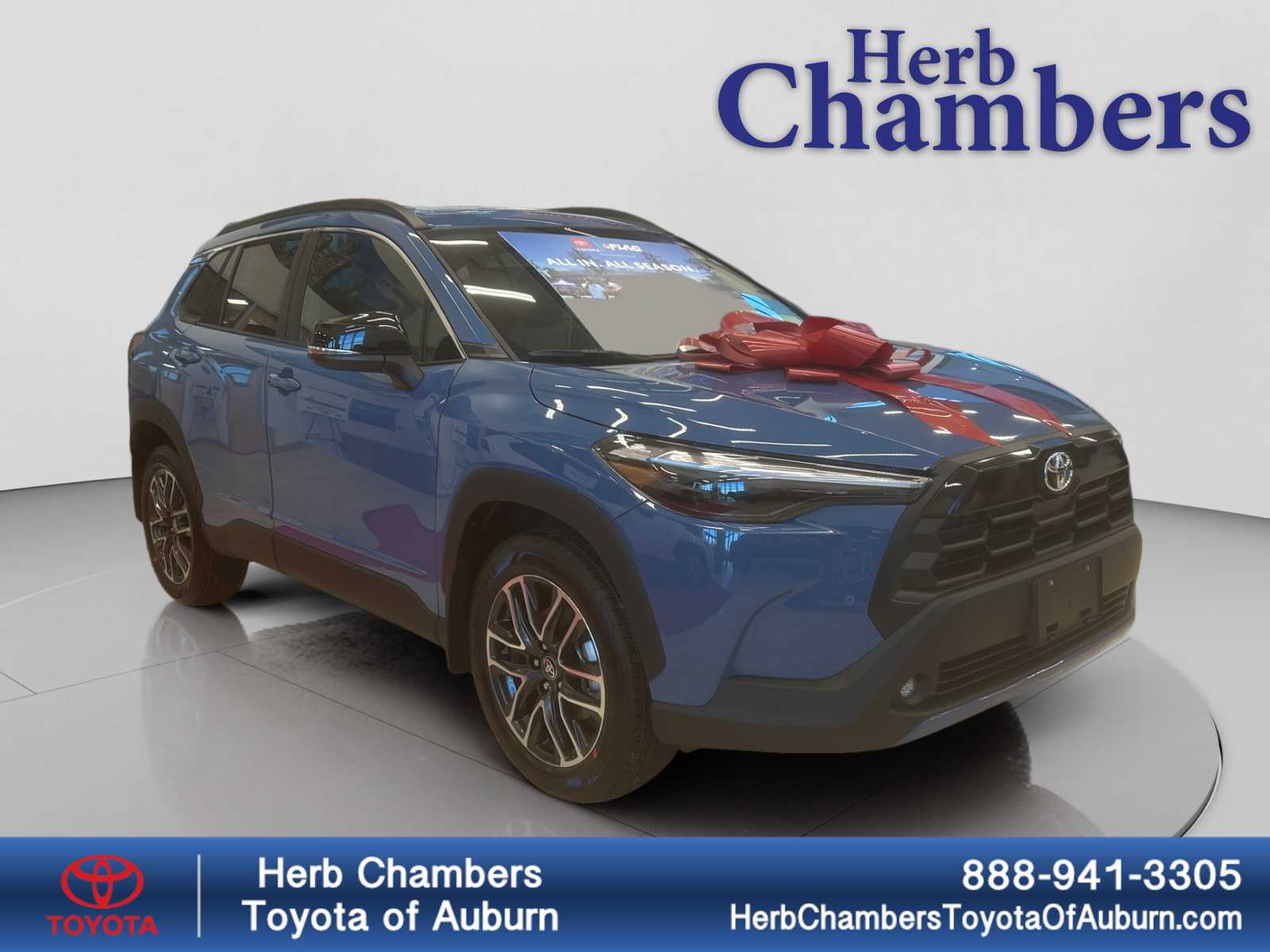 2026 Toyota Corolla Cross XLE's photo