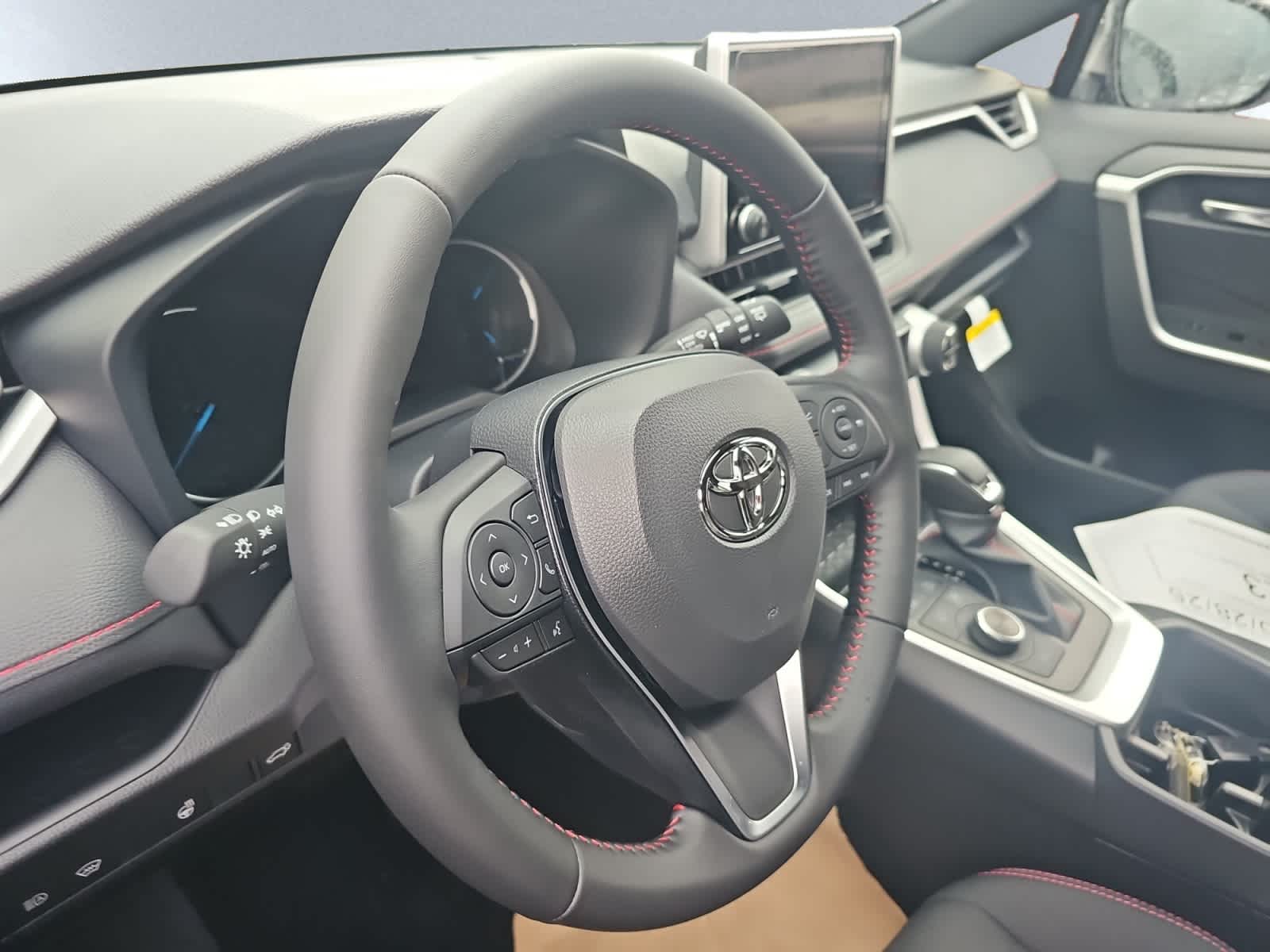 2025 Toyota Rav4 Plug-In Hybrid - Photo 17