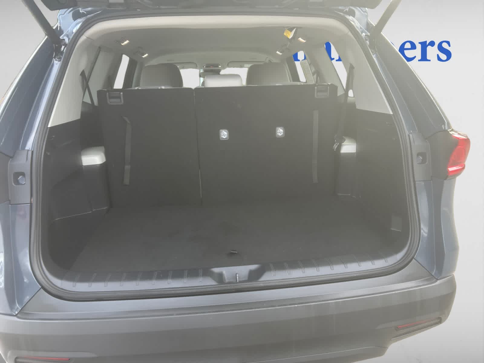 2025 Toyota Grand Highlander LE photo 4