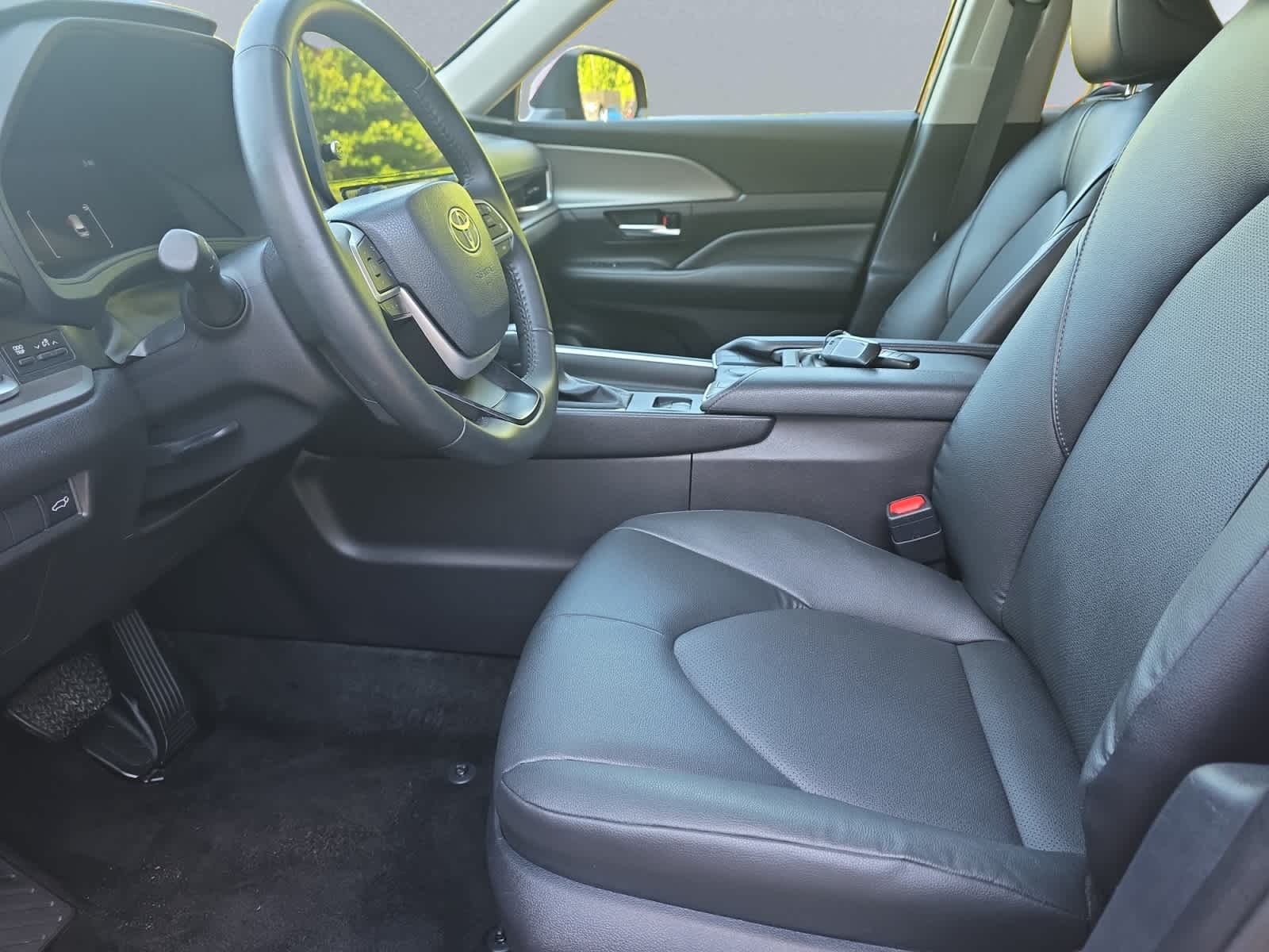 used 2025 Toyota Grand Highlander car, priced at $47,998