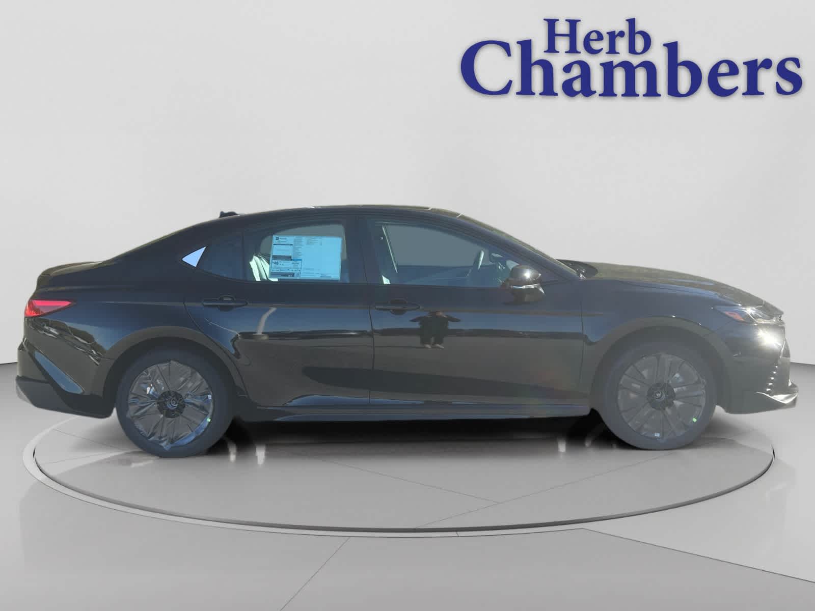 2026 Toyota Camry SE - Photo 11