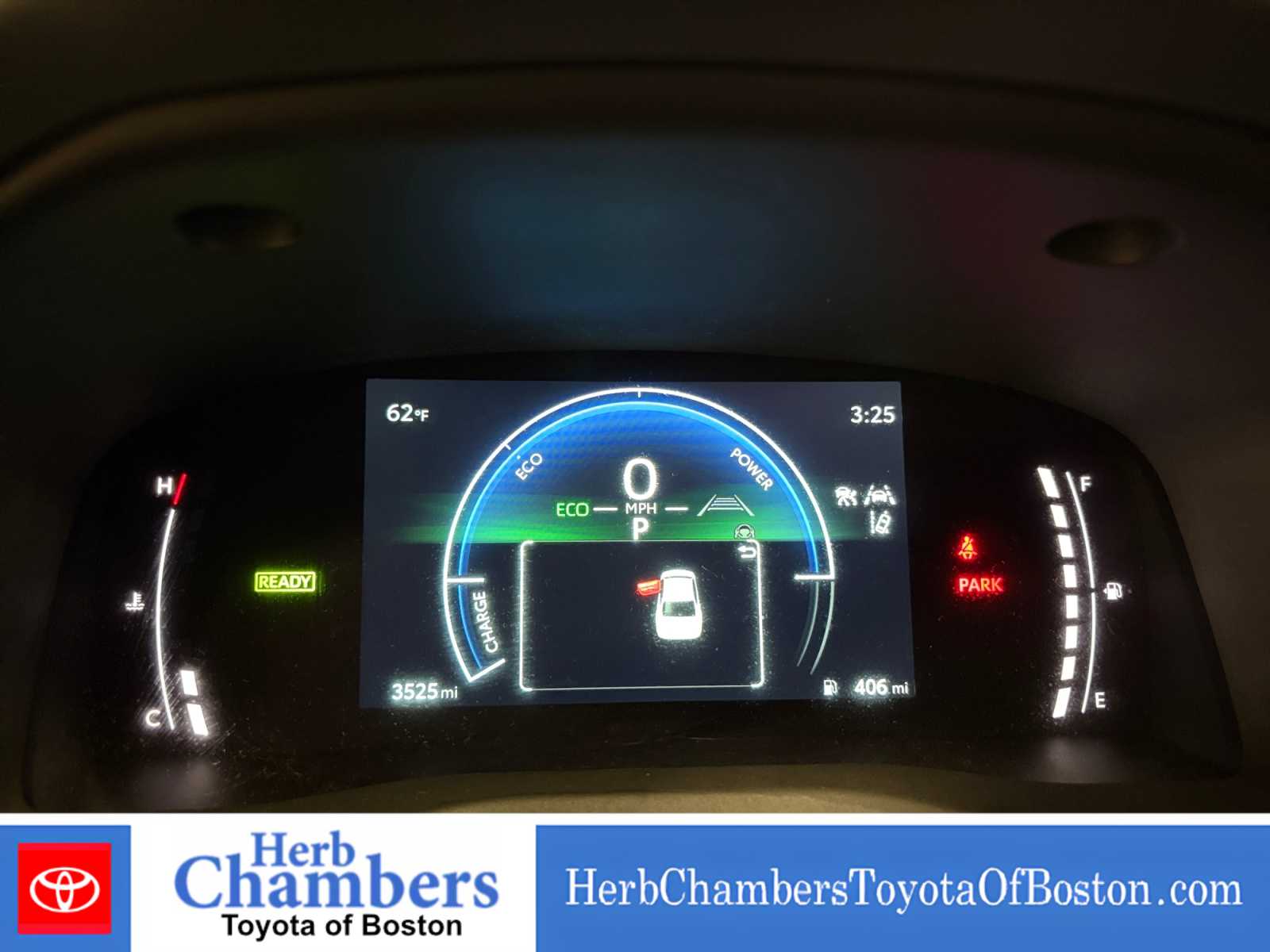 2025 Toyota Camry LE - Photo 9