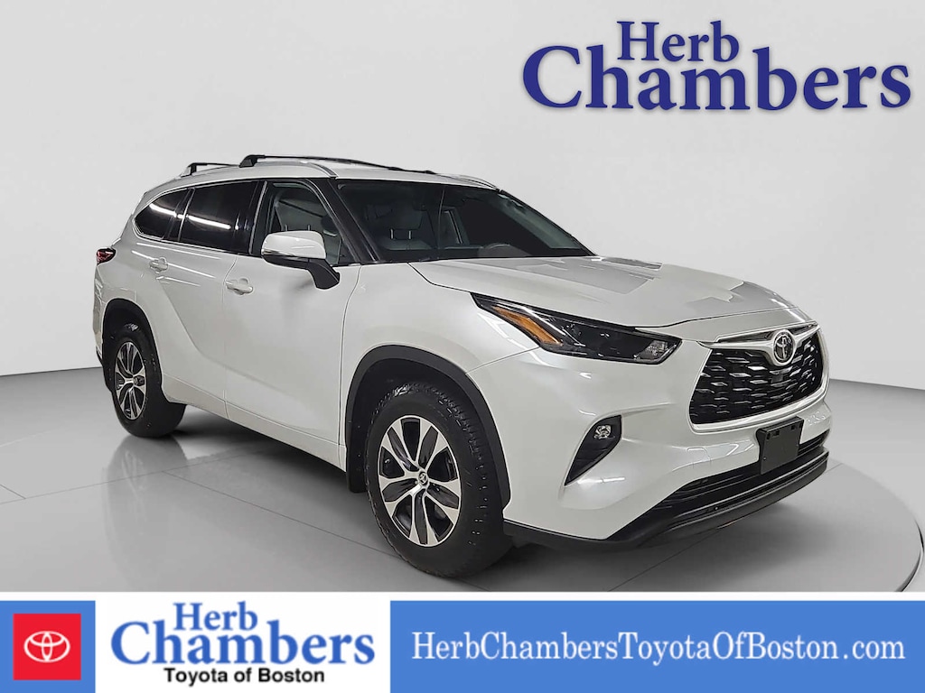 Used 2022 Toyota Highlander XLE SUV