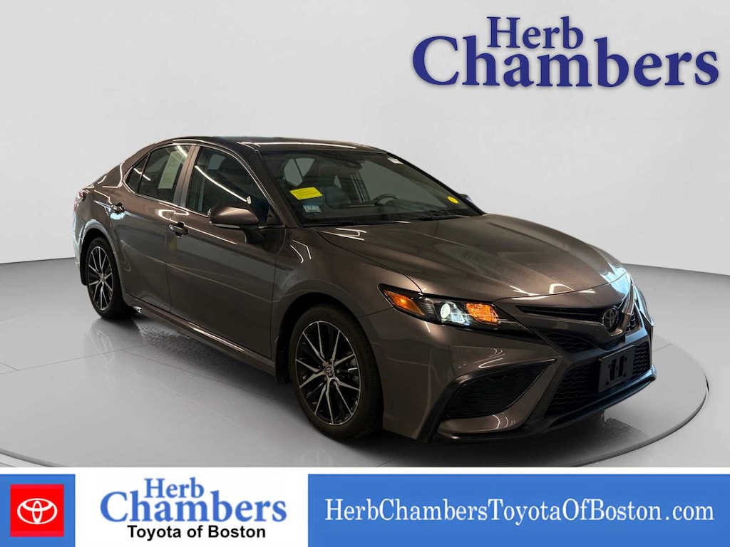 Used 2023 Toyota Camry SE Sedan