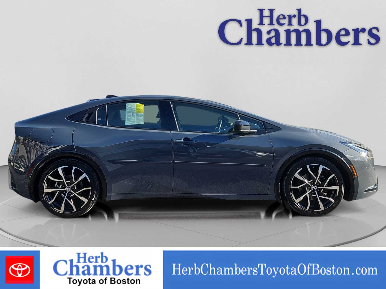 2024 Toyota Prius Prime XSE - Photo 10