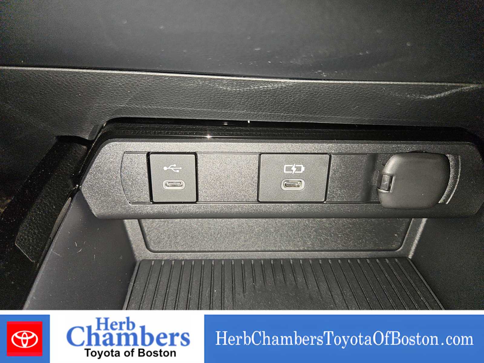 2026 Toyota Prius Plug-in Hybrid XSE - Photo 12