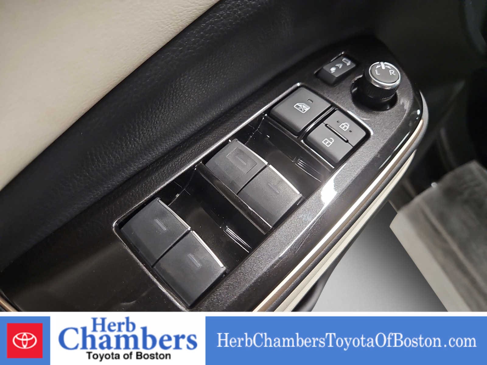 2026 Toyota Crown Limited - Photo 13