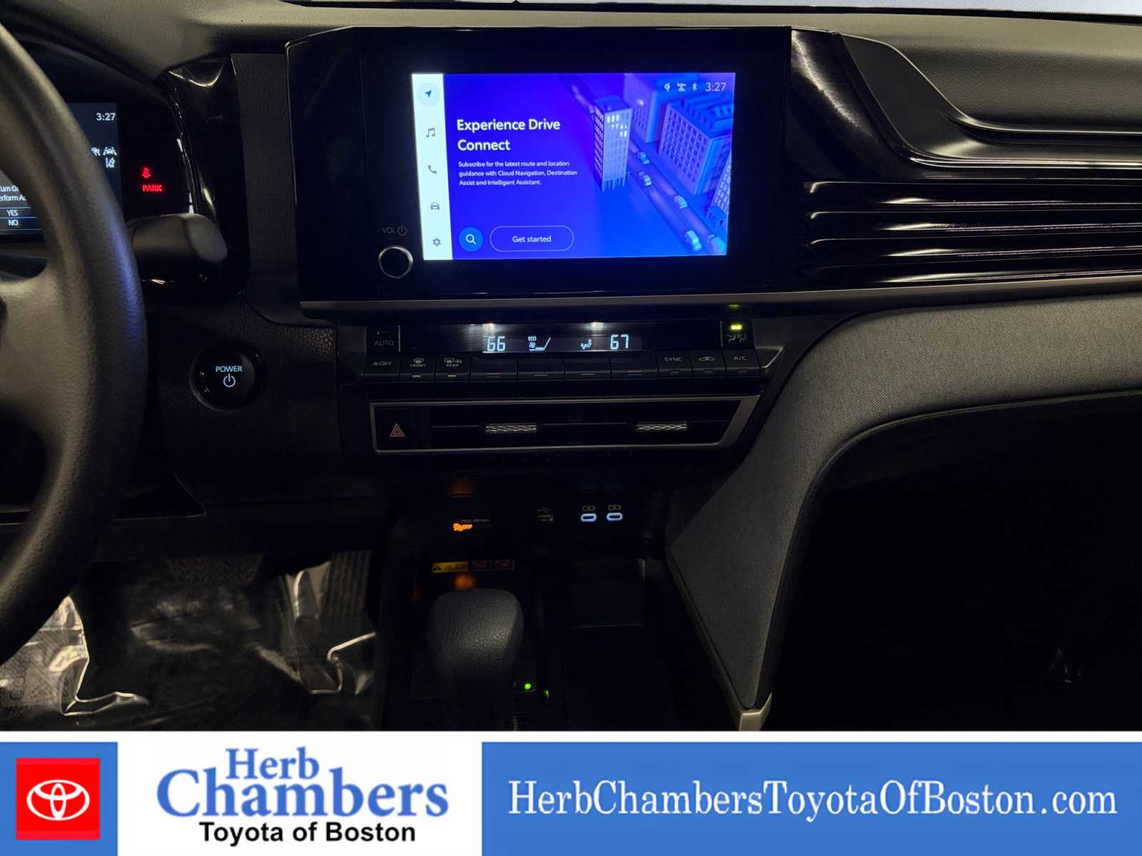 2025 Toyota Camry LE - Photo 14
