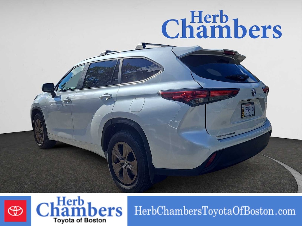 Certified 2023 Toyota Highlander Hybrid Bronze Edition SUV