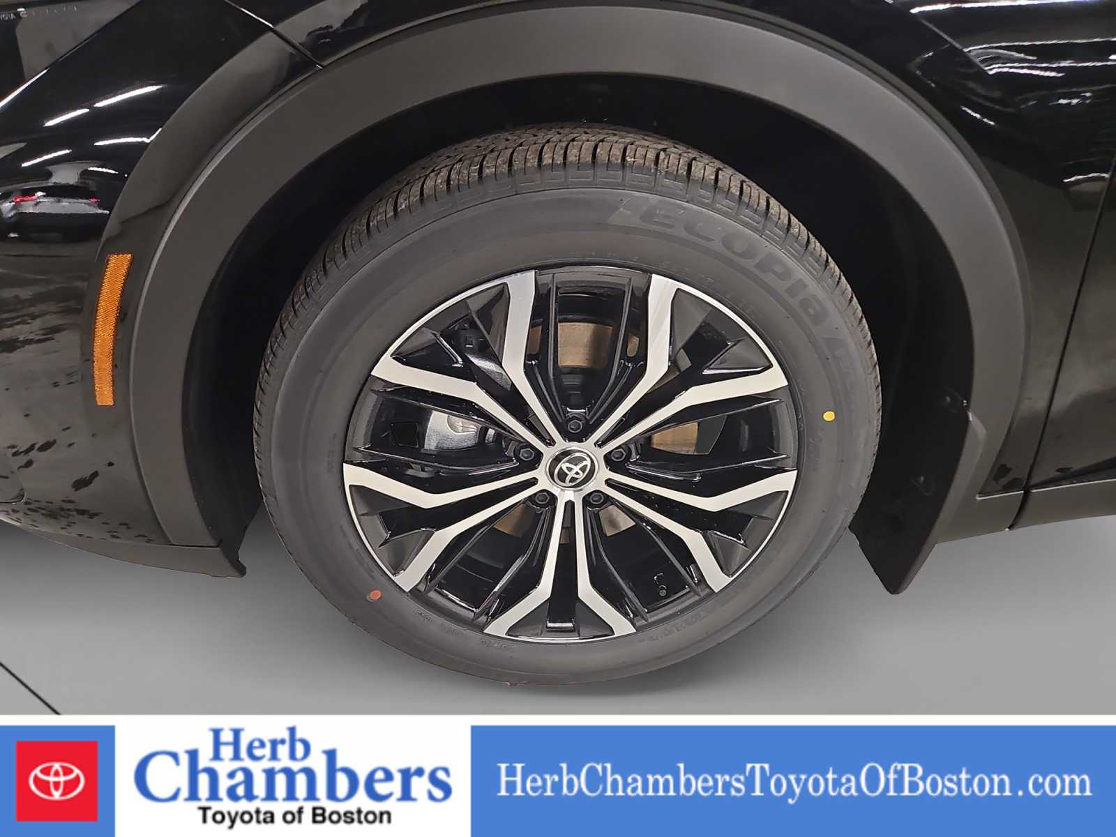 2026 Toyota Crown Limited - Photo 8