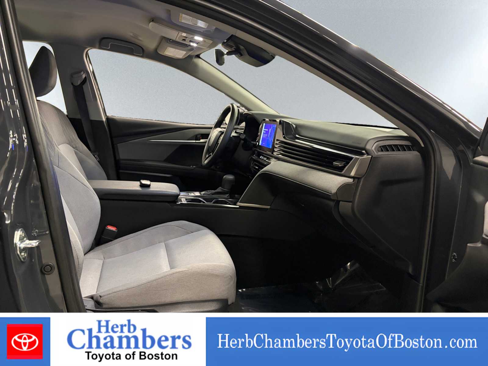2025 Toyota Camry LE - Photo 20