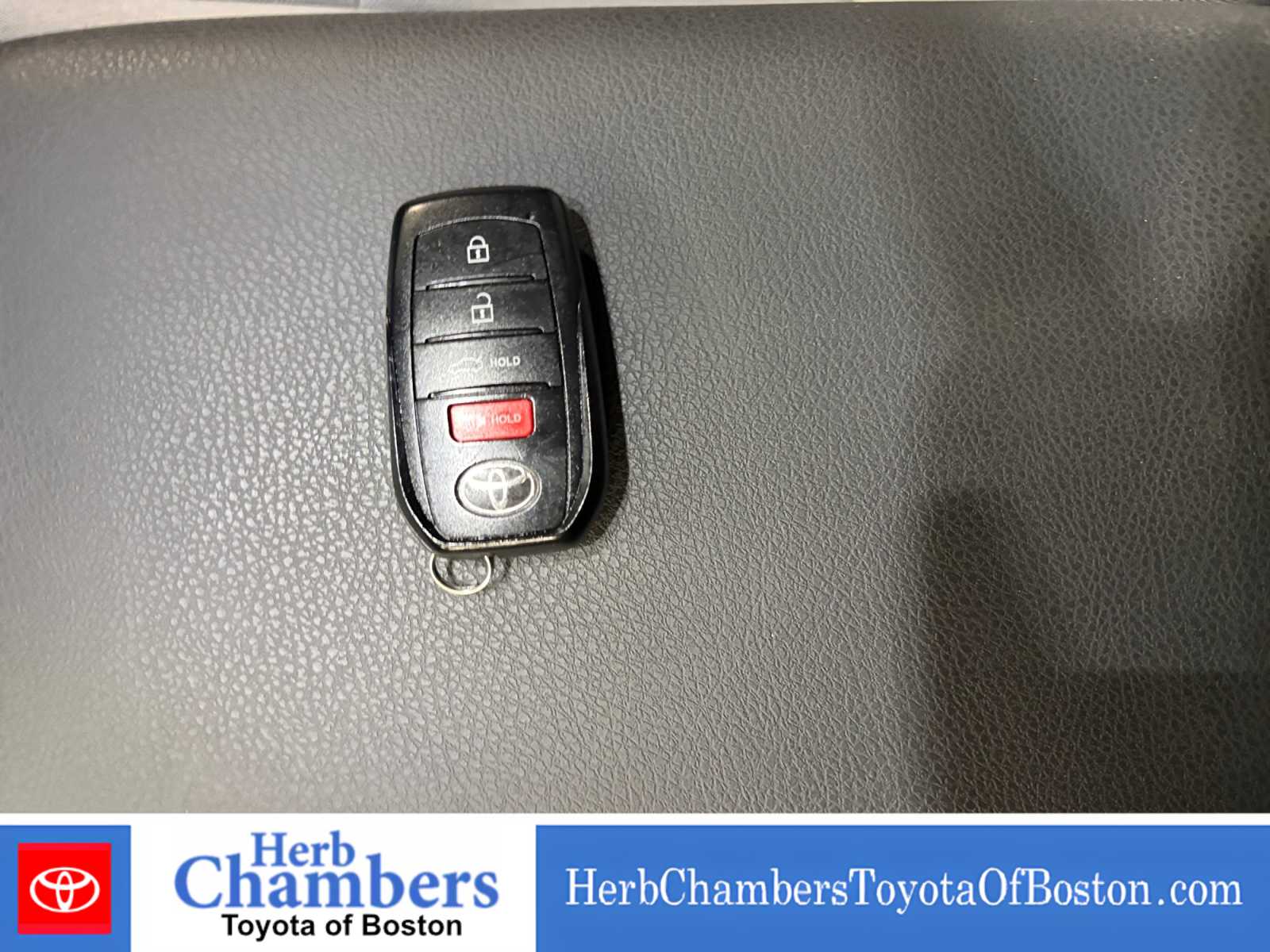 2025 Toyota Camry LE - Photo 12