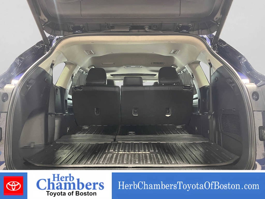 Used 2024 Toyota Highlander XLE SUV