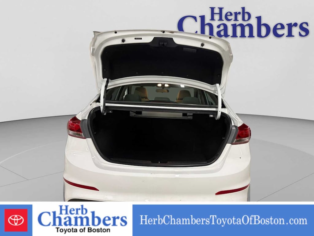 Used 2017 Hyundai Elantra SE Sedan