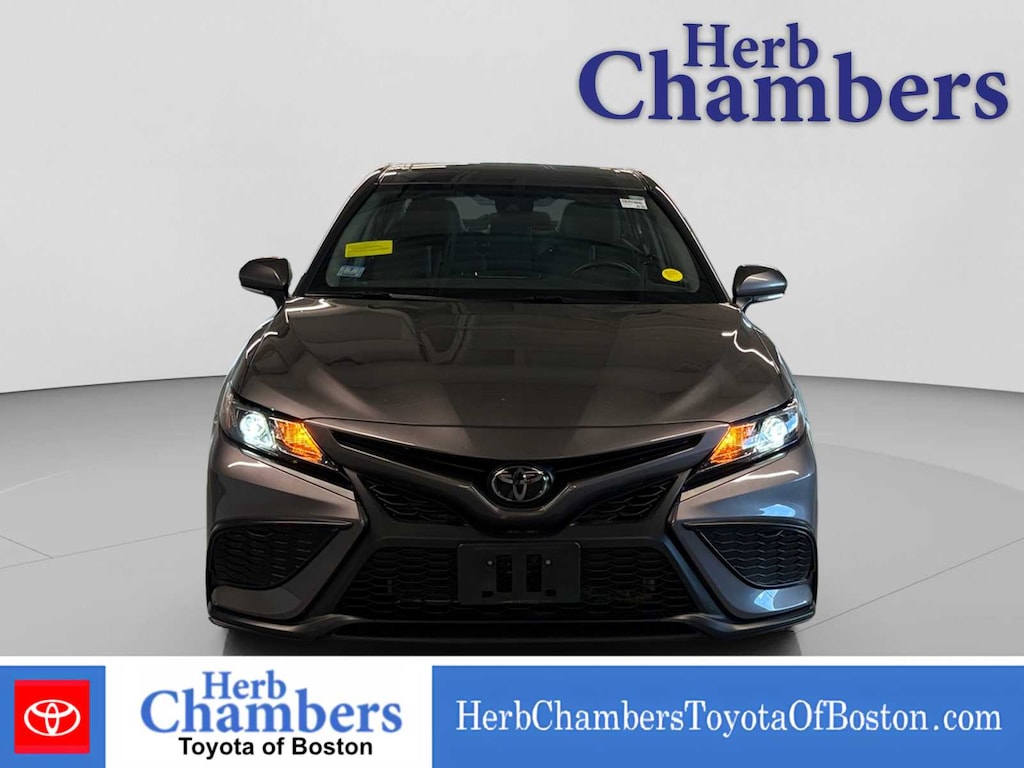 Used 2023 Toyota Camry SE Sedan