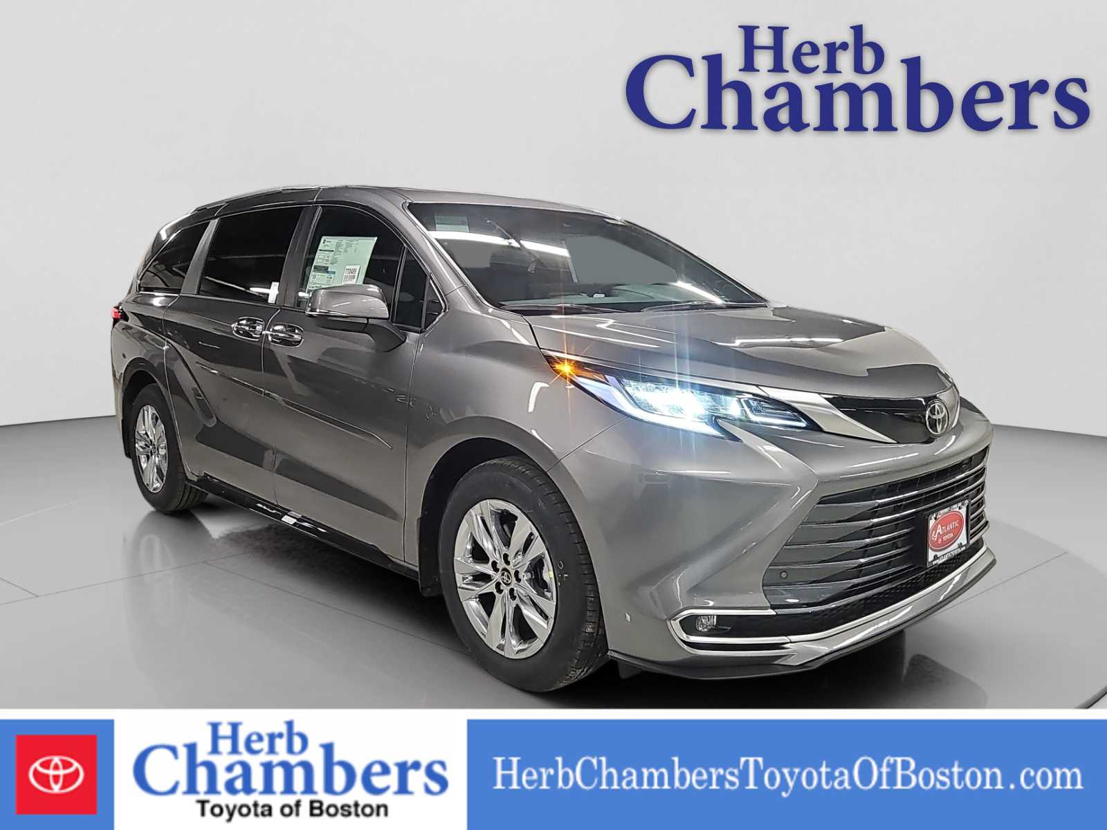 2026 Toyota Sienna Limited's photo