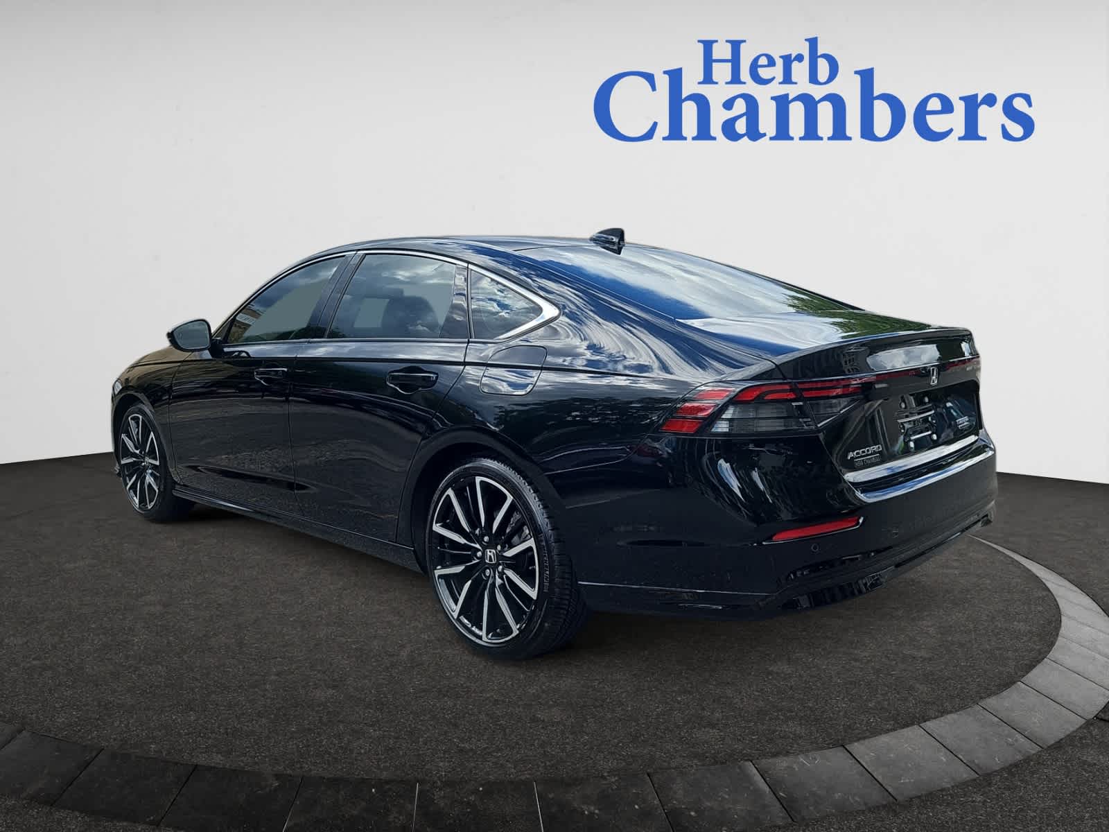 2024 Honda Accord Hybrid Touring photo 3