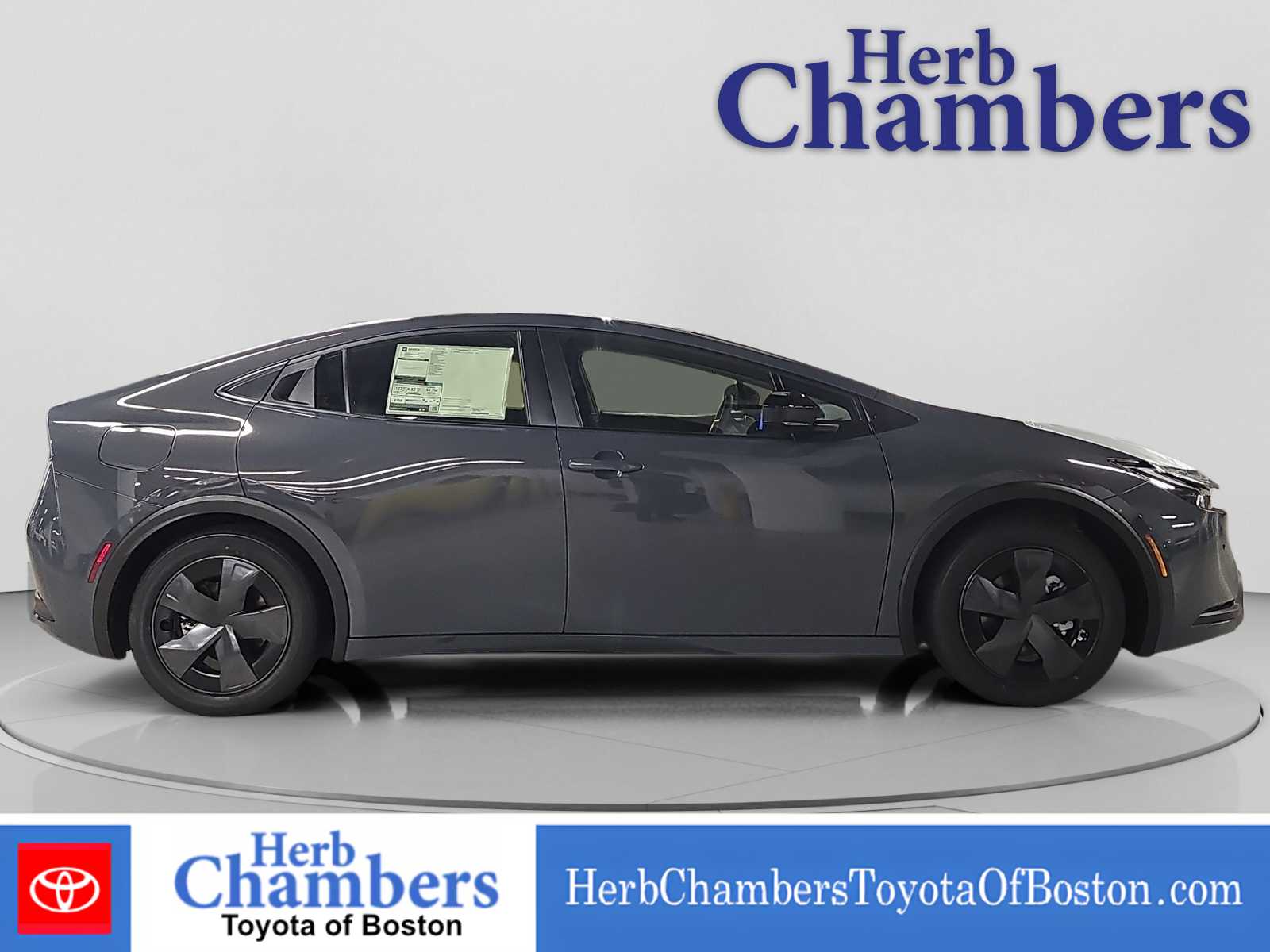 2026 Toyota Prius Plug-in Hybrid SE - Photo 11