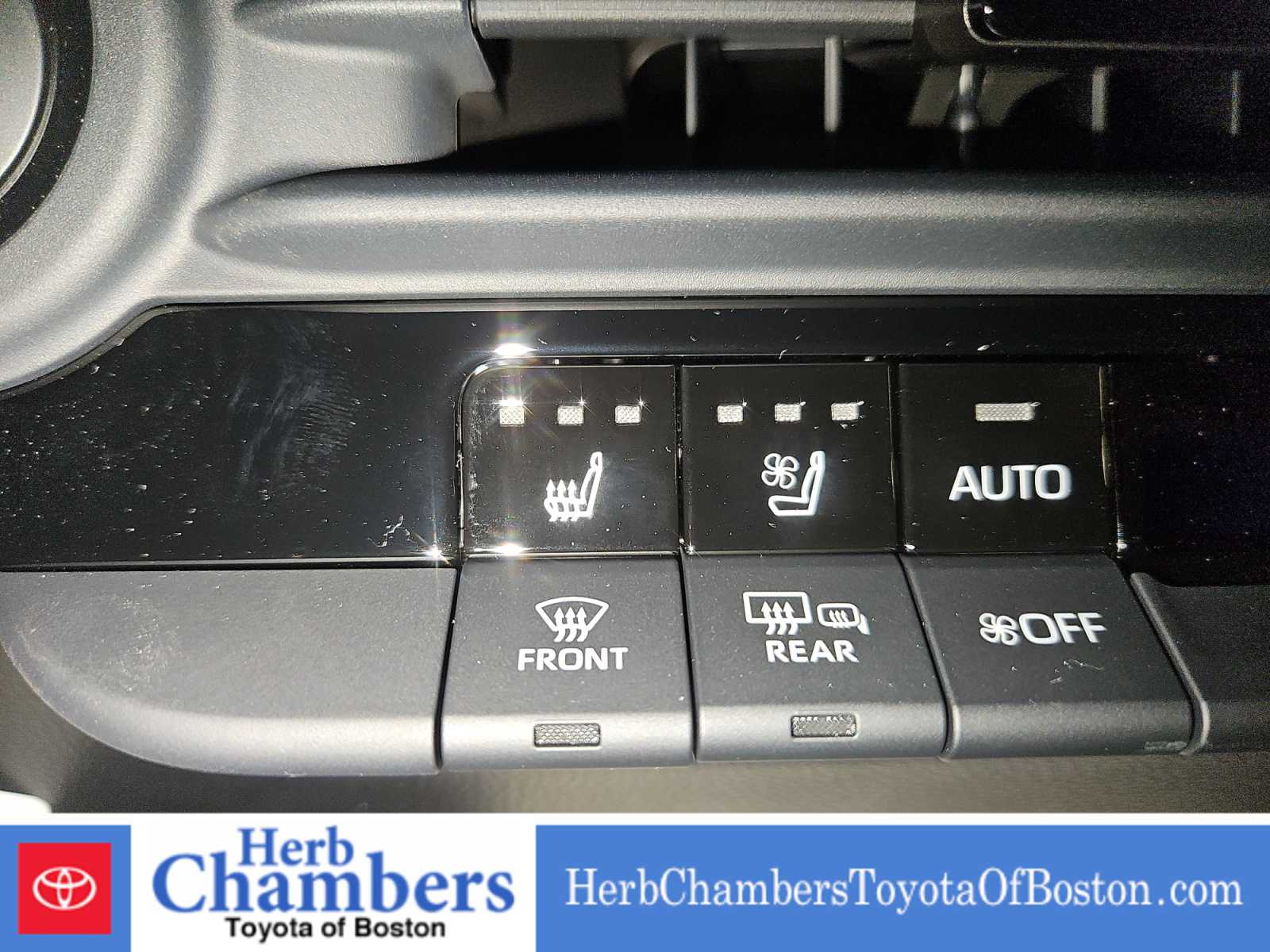 2026 Toyota Crown Limited - Photo 12