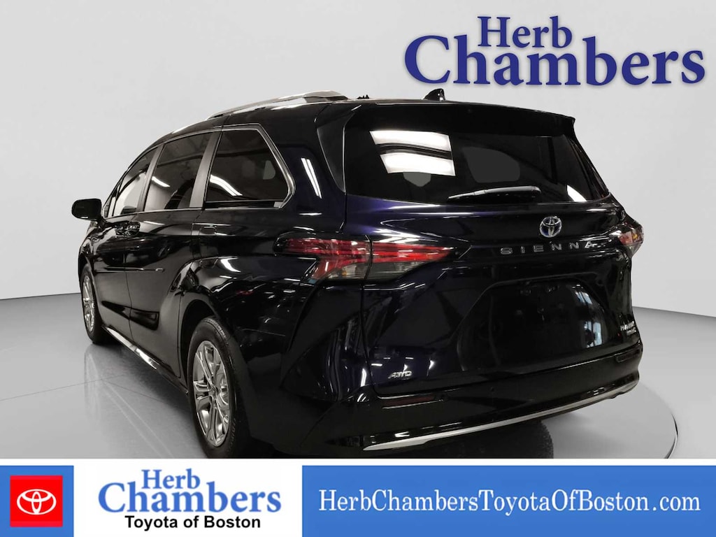 Used 2023 Toyota Sienna Platinum Van