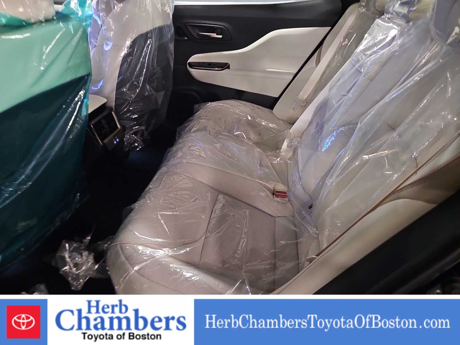 2026 Toyota Crown Limited - Photo 19