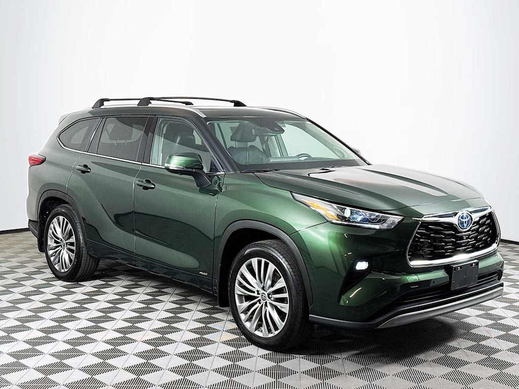Used 2023 Toyota Highlander Hybrid Platinum SUV