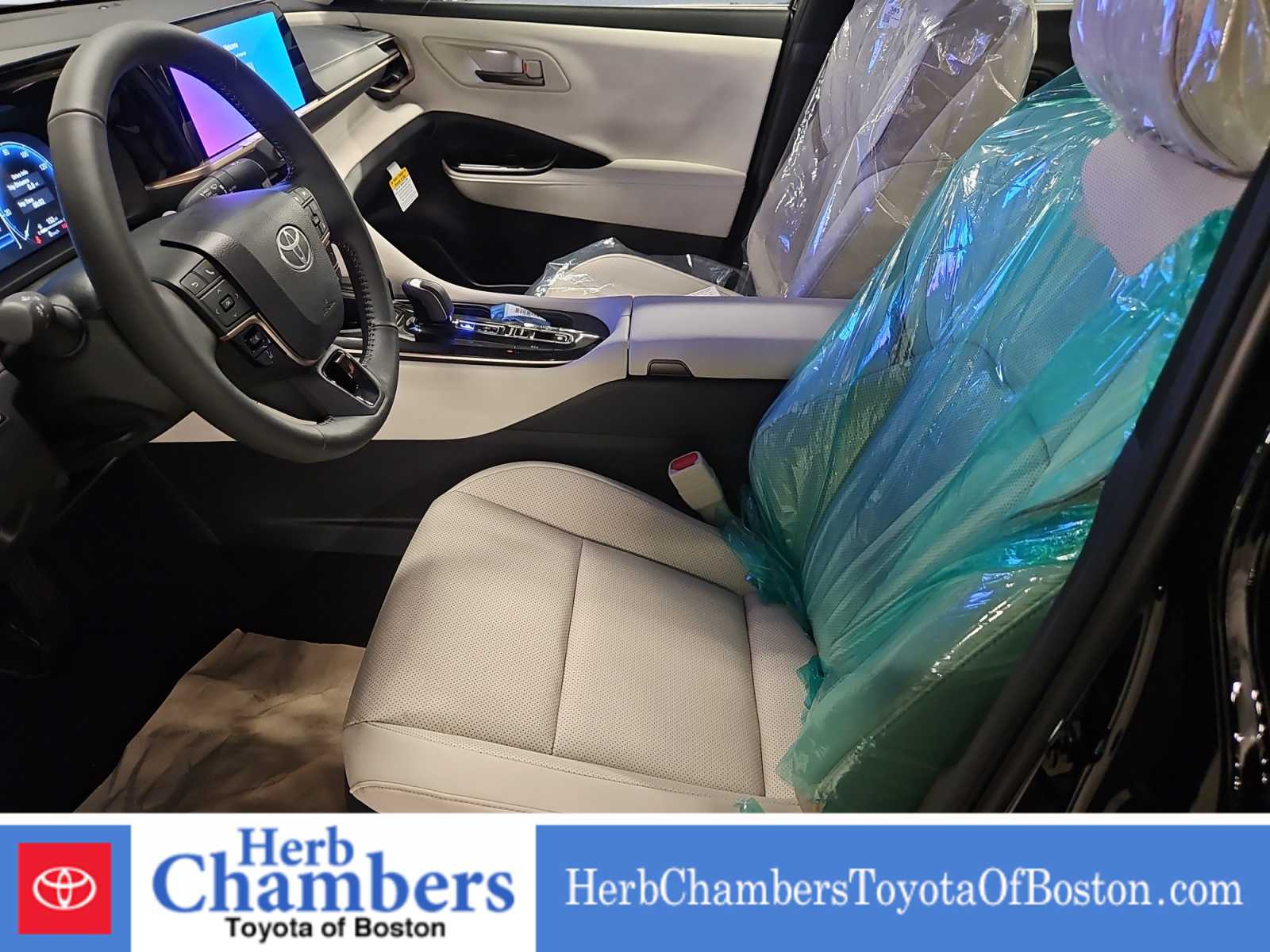 2026 Toyota Crown Limited - Photo 6