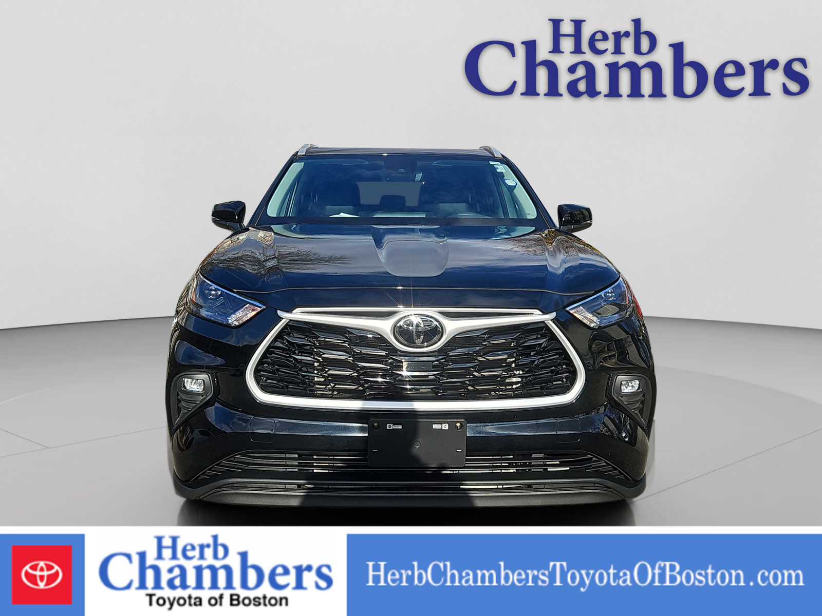 2023 Toyota Highlander XLE photo 2