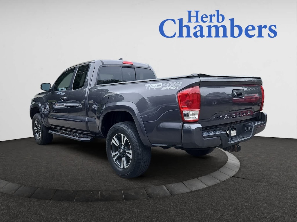 Used 2018 Toyota Tacoma TRD Sport Access Cab 6 Bed V6 4x4 MT (Natl) Truck