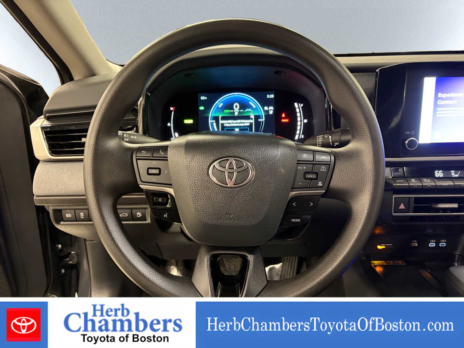 2025 Toyota Camry LE - Photo 17