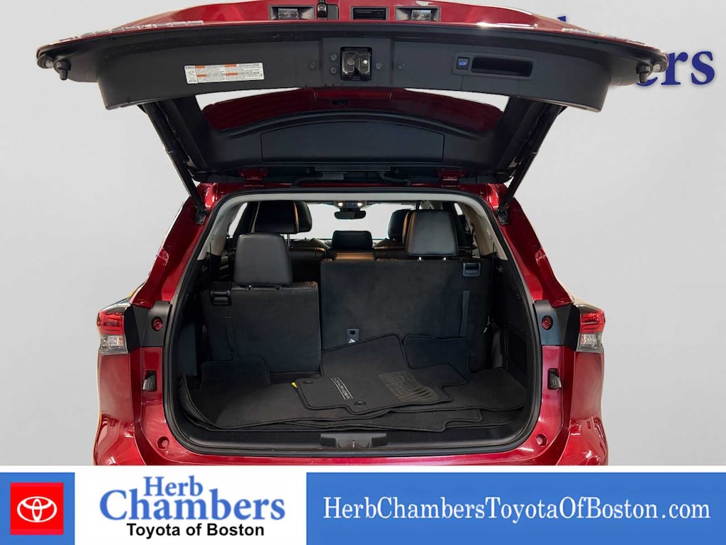 Used 2020 Toyota Highlander XLE SUV