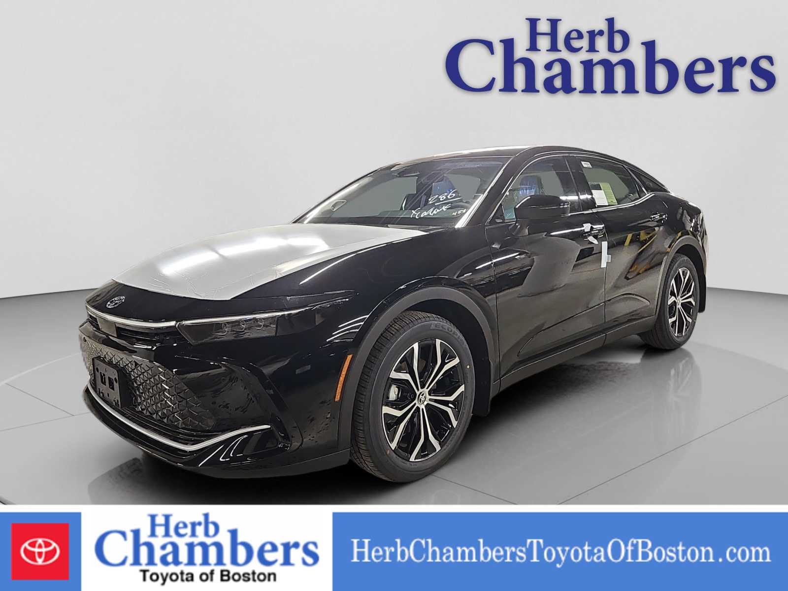 2026 Toyota Crown Limited - Photo 10