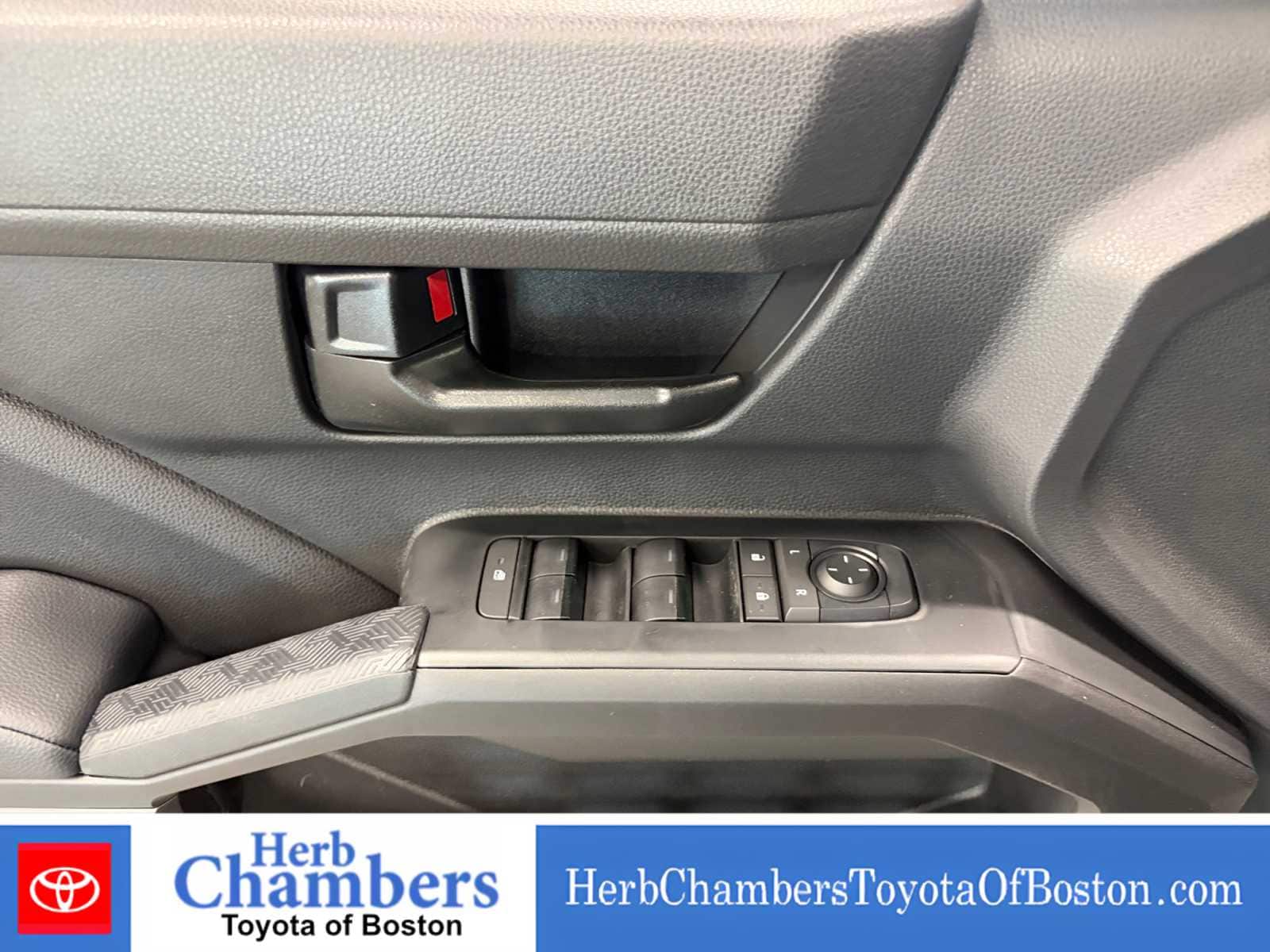 2026 Toyota Tacoma SR5 - Photo 15