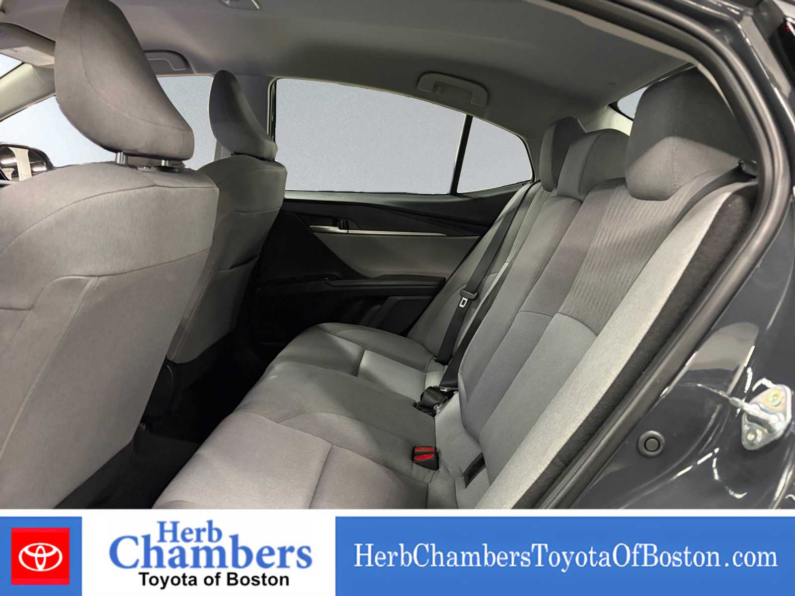 2025 Toyota Camry LE - Photo 18