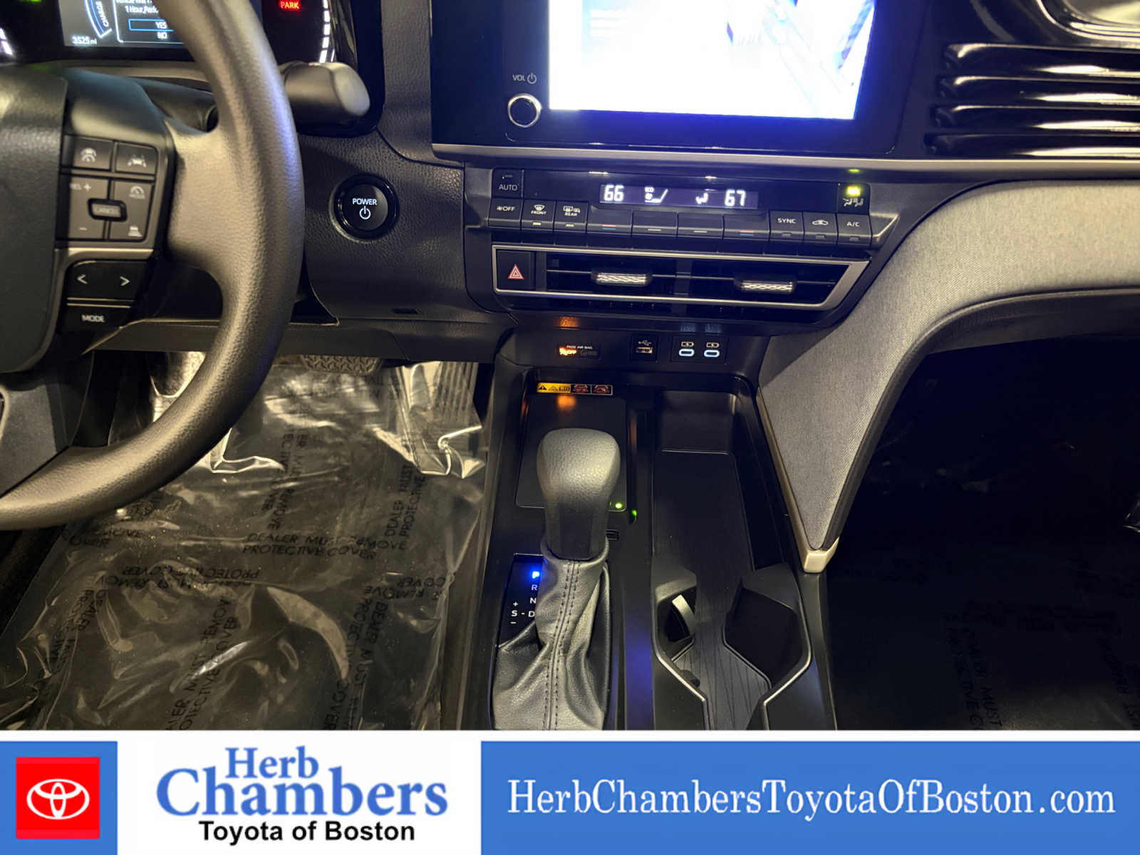 2025 Toyota Camry LE - Photo 16
