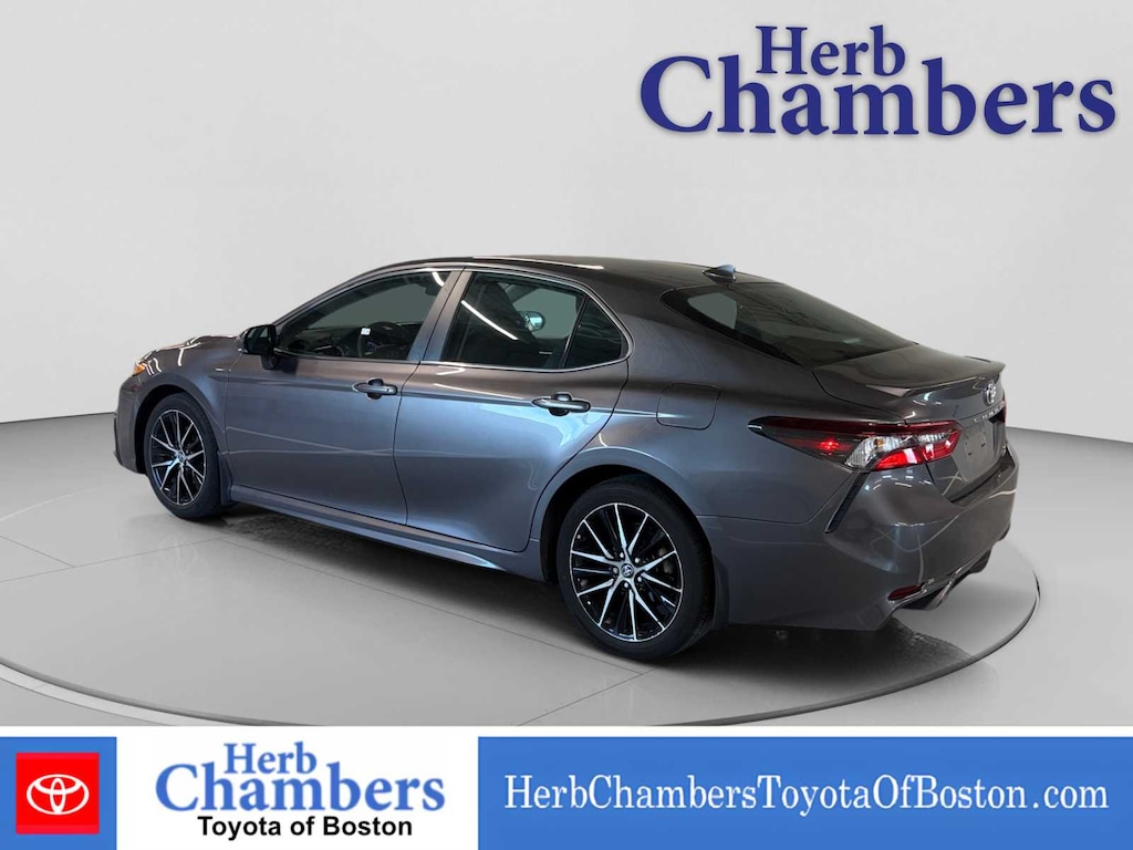 Used 2023 Toyota Camry SE Sedan