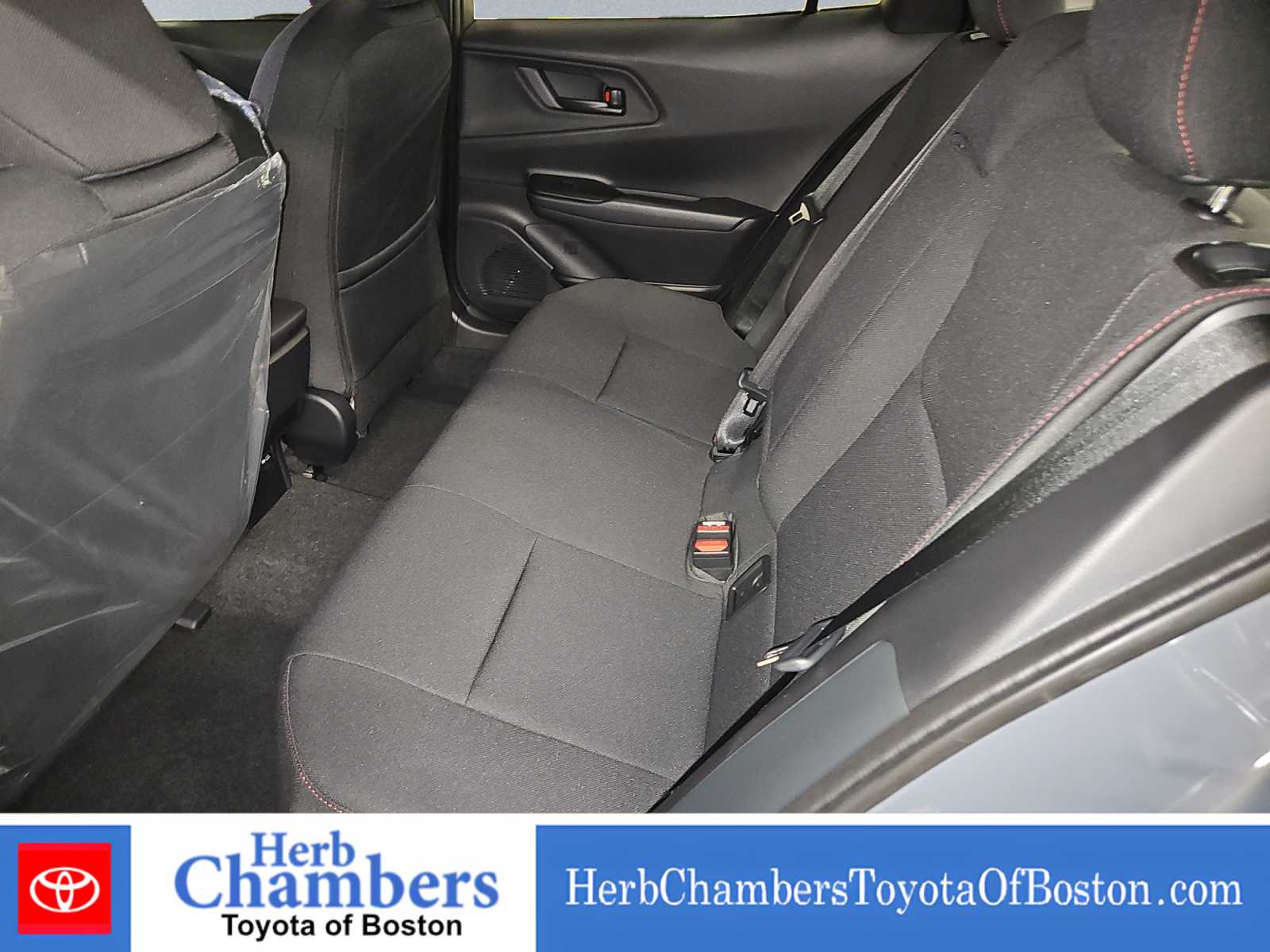 2026 Toyota Prius Plug-in Hybrid SE - Photo 19