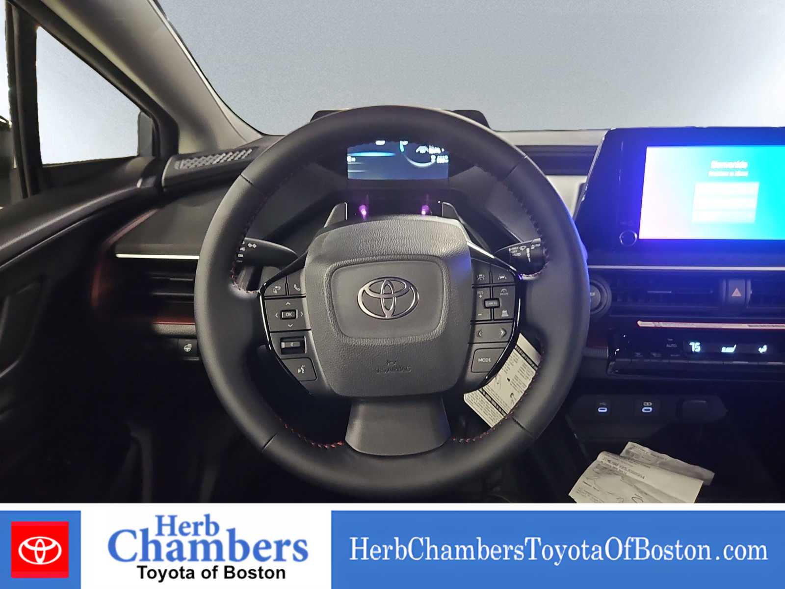 2026 Toyota Prius Plug-in Hybrid SE - Photo 18