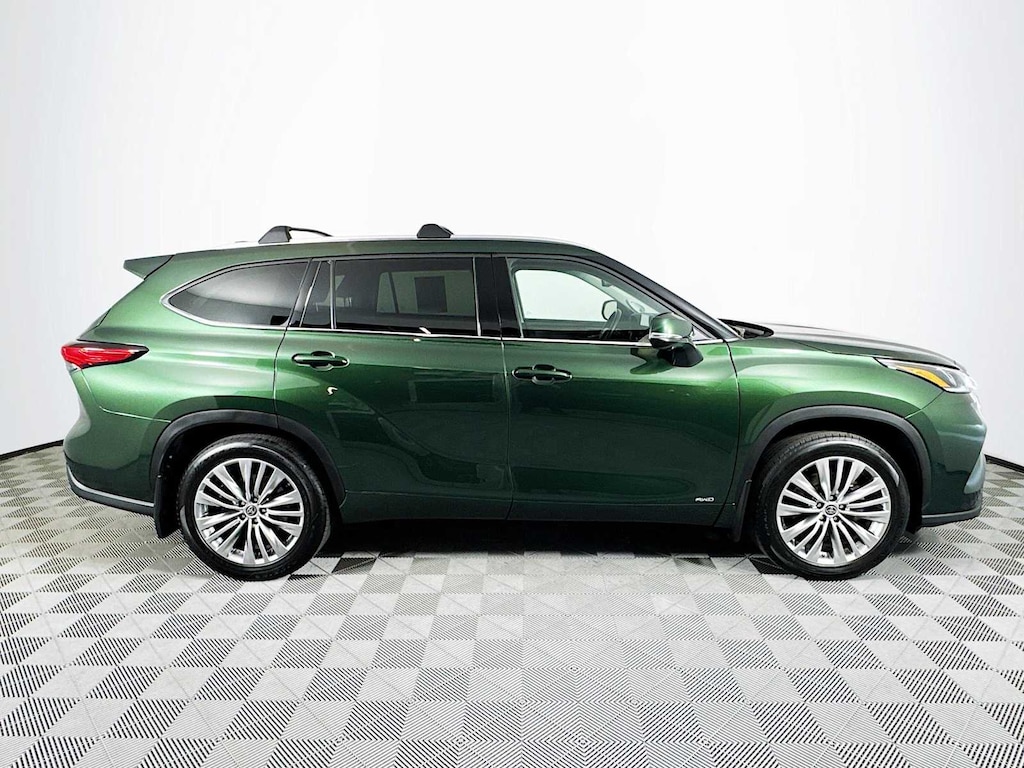 Used 2023 Toyota Highlander Hybrid Platinum SUV
