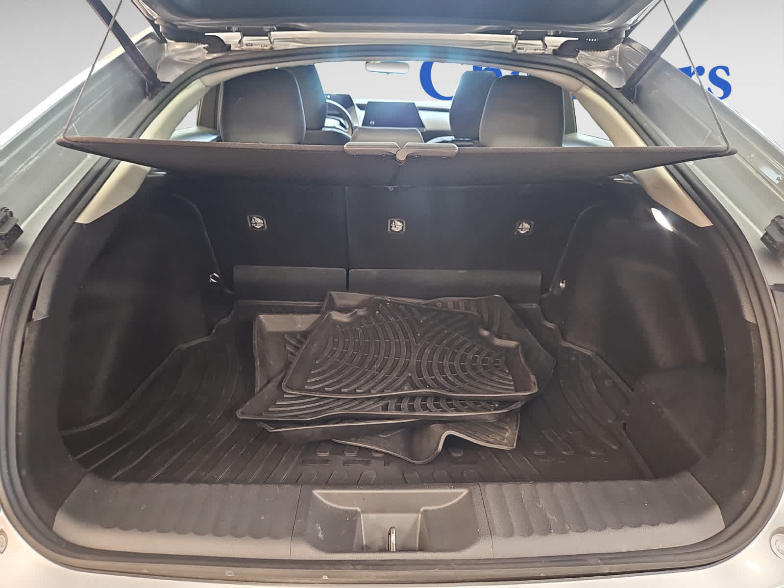 2023 Toyota Prius LE photo 4